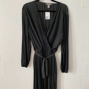 NWT H&M Dark Green Ribbed Dress w/ Tie